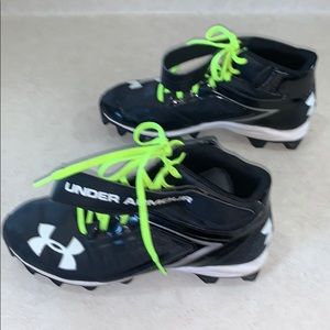 Under Armour shoes - excellent condition